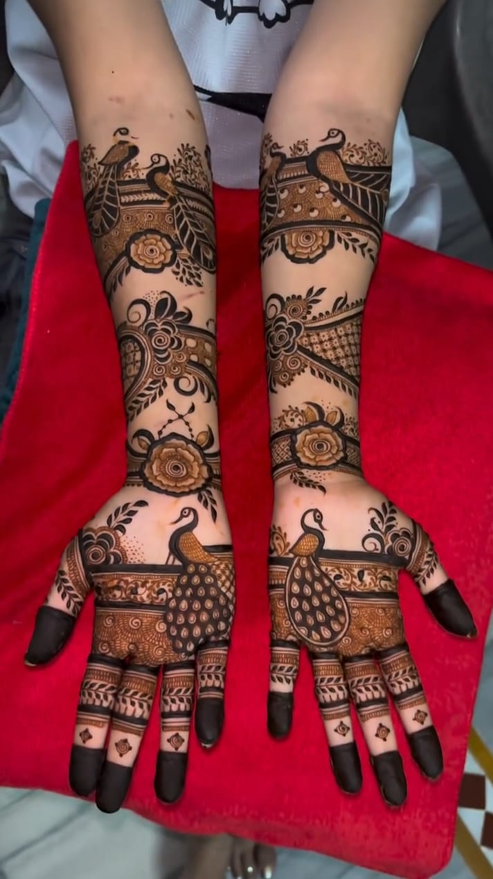 Minimal Mehndi